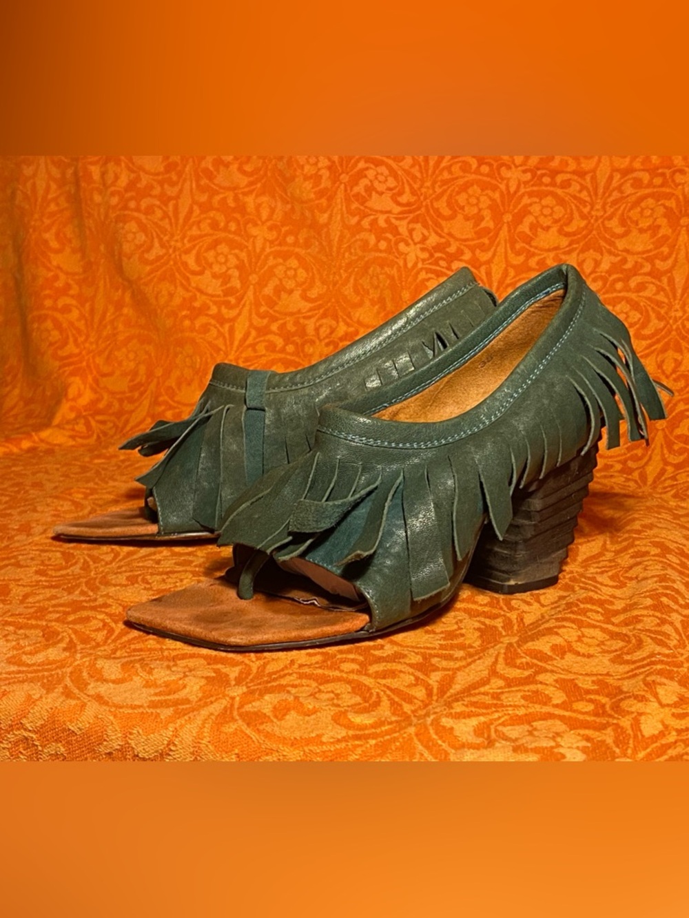 VTG Irregular Choice green leather sandals,thong toe,fringe trim,unique heels,7